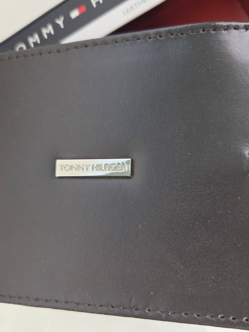 Tommy Hilfiger Men's Black Leather RFID Bi-Fold Wallet